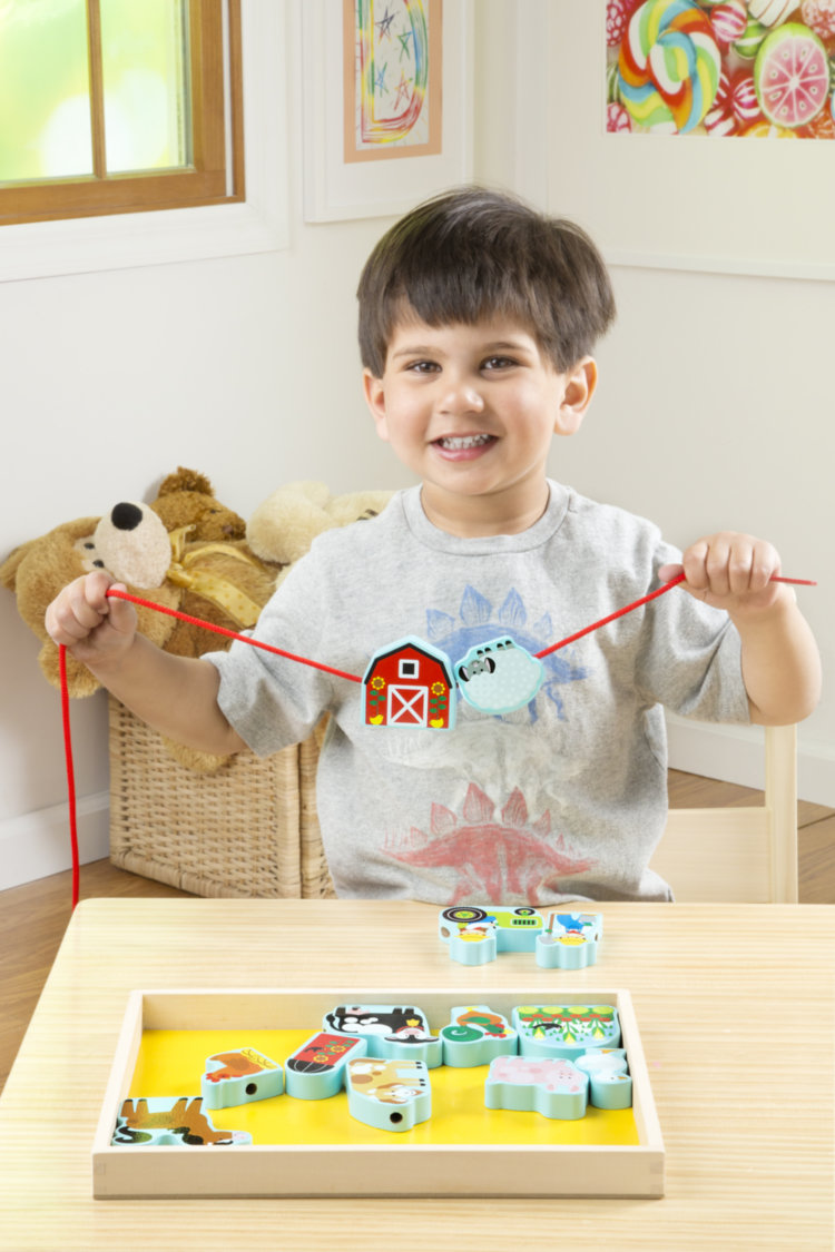 Шнуровка с бусинами Ферма MD9403 Melissa and Doug
